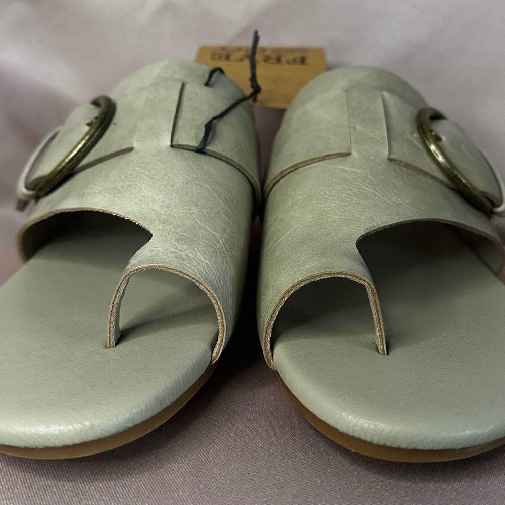 COPY - Frye And Co Womens Quincey Thong Sandals Taupe Gray Faux Leather Wedge 8… - Picture 3 of 16